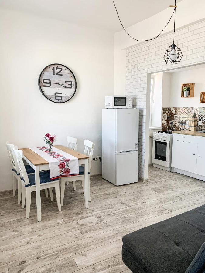 Charming Apartment In Paradise Called ブラチスラヴァ エクステリア 写真