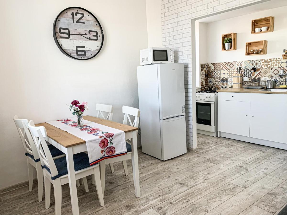 Charming Apartment In Paradise Called ブラチスラヴァ エクステリア 写真