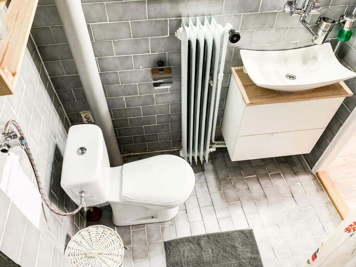 Charming Apartment In Paradise Called ブラチスラヴァ エクステリア 写真